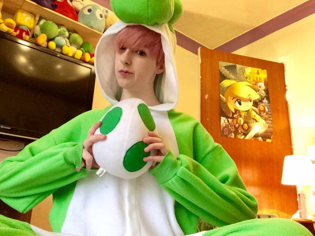 chameleon_heart's tweet image. MAKE EGGS THROW EGGS