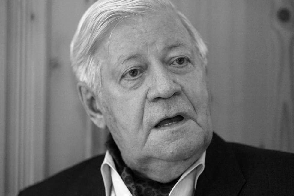 ZaIsBu's tweet photo. Eine Persönlichkeit sondergleichen und das Gewissen Deutschlands - Helmut Schmidt ist verstorben. #RIPSchmidt https://t.co/X0qWUAUdEc