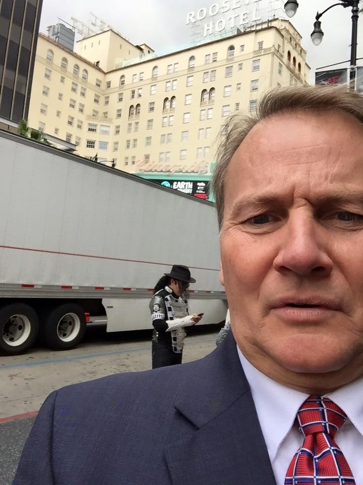 kitwelchlin's tweet photo. Is that #MichaelJackson behind me? #HollywoodBoulevard #TAG2015 https://t.co/KOEFT2oGda