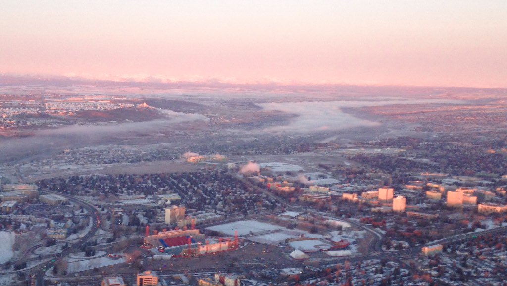 GabyRio_s's tweet photo. Fog not quite clear, but enough to have us up! #yycfog #noClippedWingsToday #global1 https://t.co/ZTy4Zhgufr