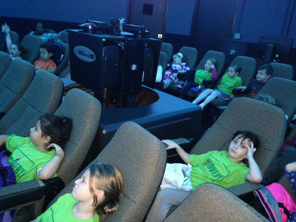 teachcameron's tweet photo. @DiscoveryAPS first class to visit the planetarium @DscAPSG1 #letsgoexplorers #weheartscience https://t.co/IllEnB66eo
