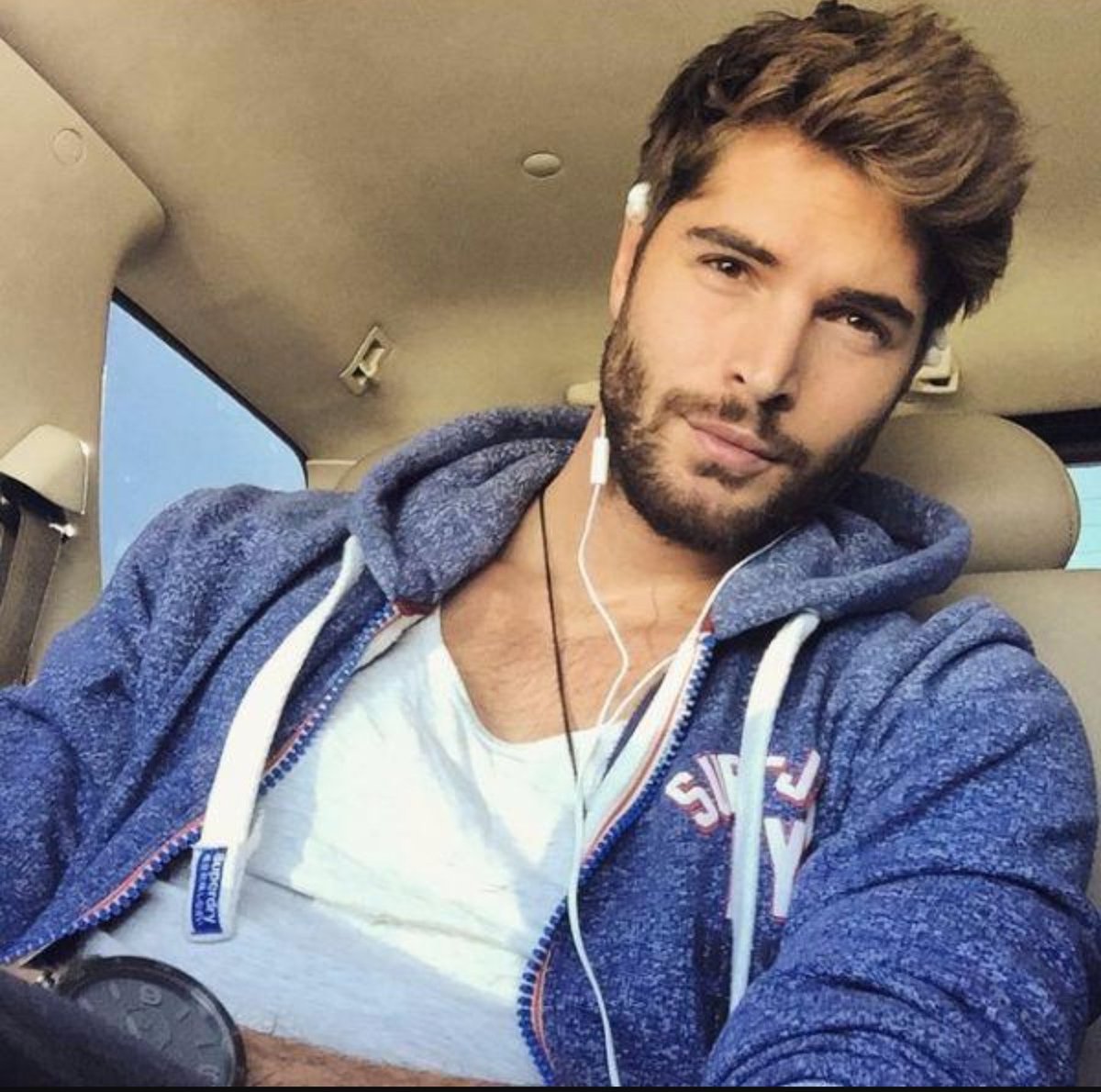 "Unlike my father...I like to help people...not destroy them"

†Son of Lucifer
†Bi
†Not new to RP
†Bio coming soon