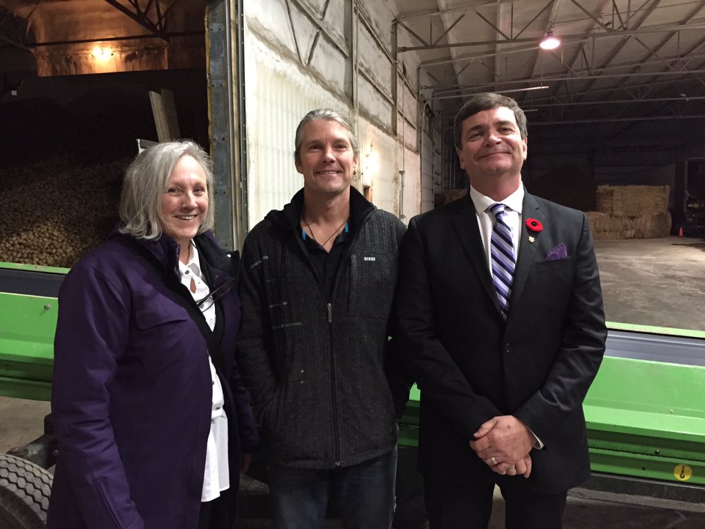 Growenergycircl's tweet photo. Very honored to host Minister Carlier @oneilcarlier and MLAMaria Fitzpatrick @MFitzpatrickNDP for a tour of our farm https://t.co/aIthnEWIsk