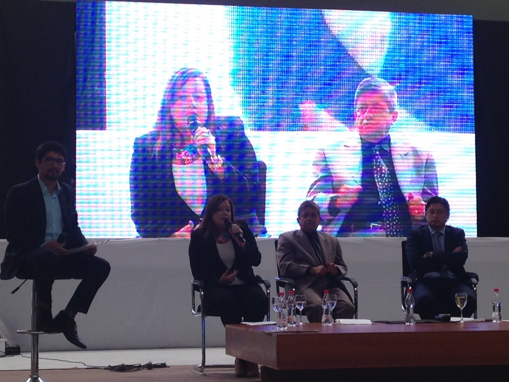 ConectadosLoja's tweet photo. Johana Vivanco de @UIDE #Loja menciona cómo se vincula la empresa-academia #LojaInnova | via @prendho
https://t.co/uhOaEmH65D