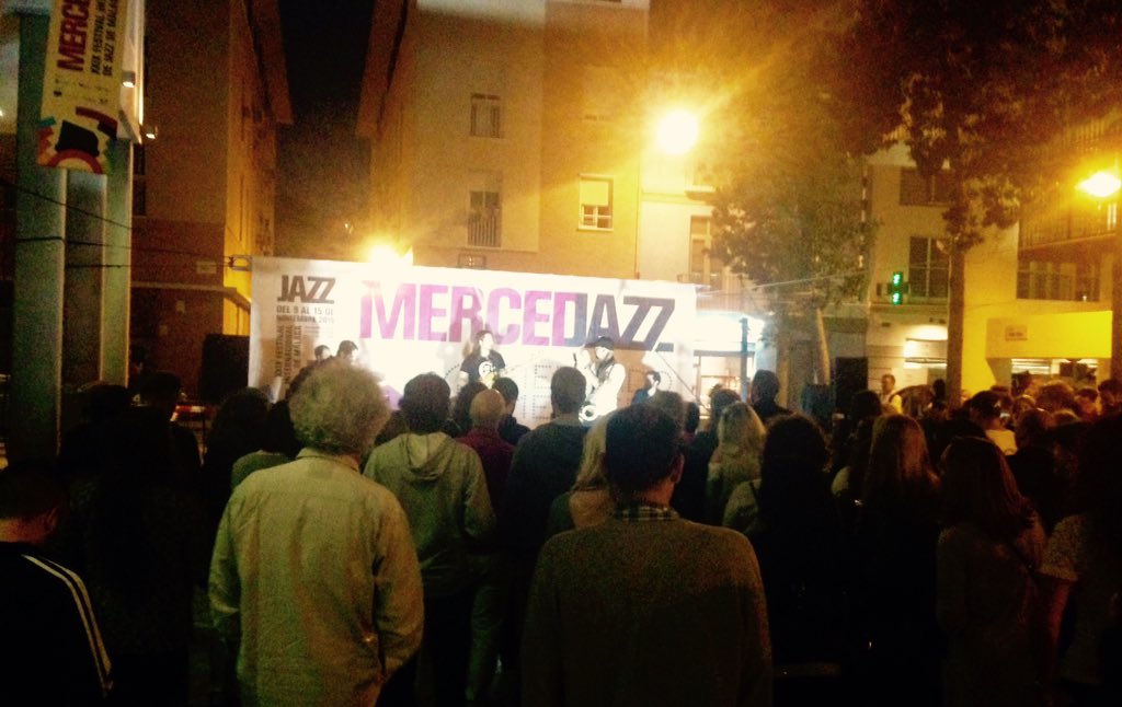 TeatroCervantes's tweet photo. Muy buen ambiente en la primera tarde de concierto de #MercedJazz en #29JazzMálaga ¡Faltas tú! https://t.co/3goopPc8cC