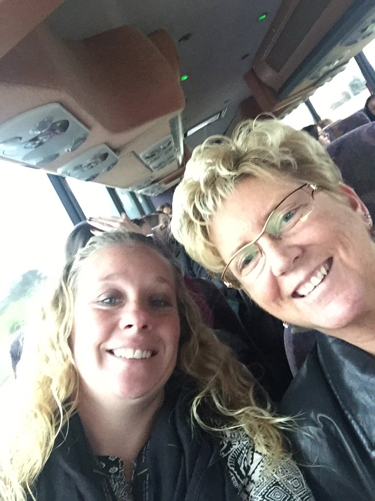 tdaniellem1ll3r's tweet photo. #TLIM #busridesarethebest https://t.co/fA9OKofehe