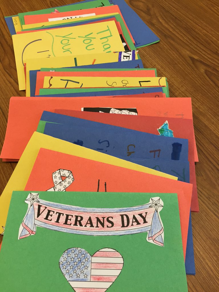 CMSRAMSAP's tweet photo. 1/2 day activities honoring our Vets. Making cards and researching dogs who help our troops. #VeteransDay #ramsbest https://t.co/l2IwUM4hJd