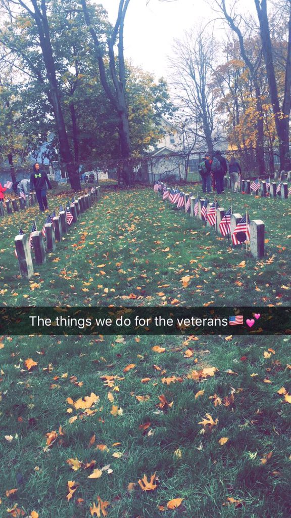 _queen_lyssa's tweet photo. The things we do for the people that do a lot for us ππΊπΈ #cfdenpics #Hps #hpsden https://t.co/Y7F3PQZgKo