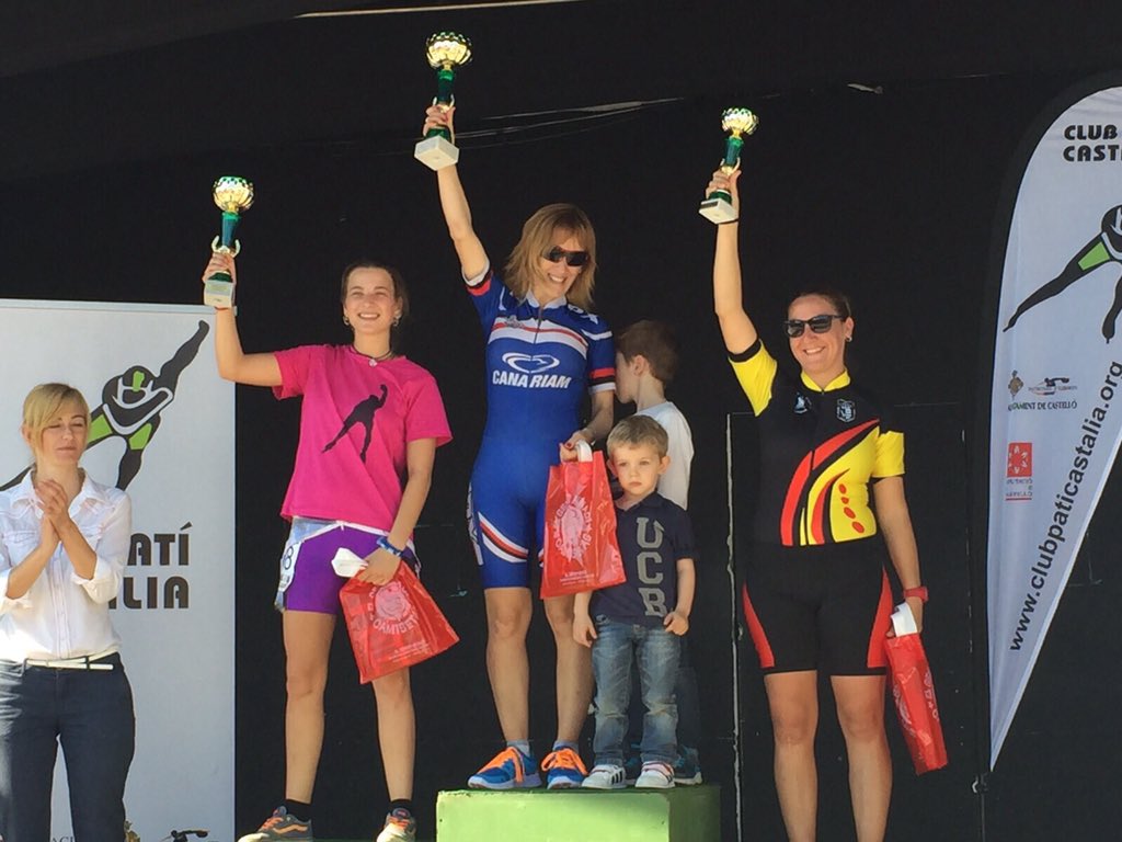 Tercera clasificada en femenino y primero en masculino en la Media Maraton de Marina D'or categoría Promoción