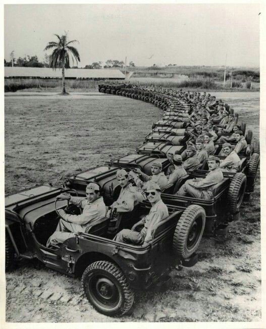 Thejeepboss's tweet photo. Good morning jeepers,  time to liner up and Roll out. Y'all have a great day and keeper safe. #jeeplife https://t.co/Mmx074jE4m