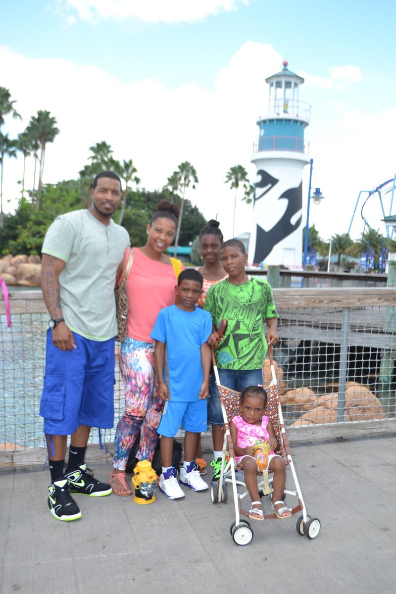 mfor4182's tweet image. LIFE is AWESOME when u Florida with ur family