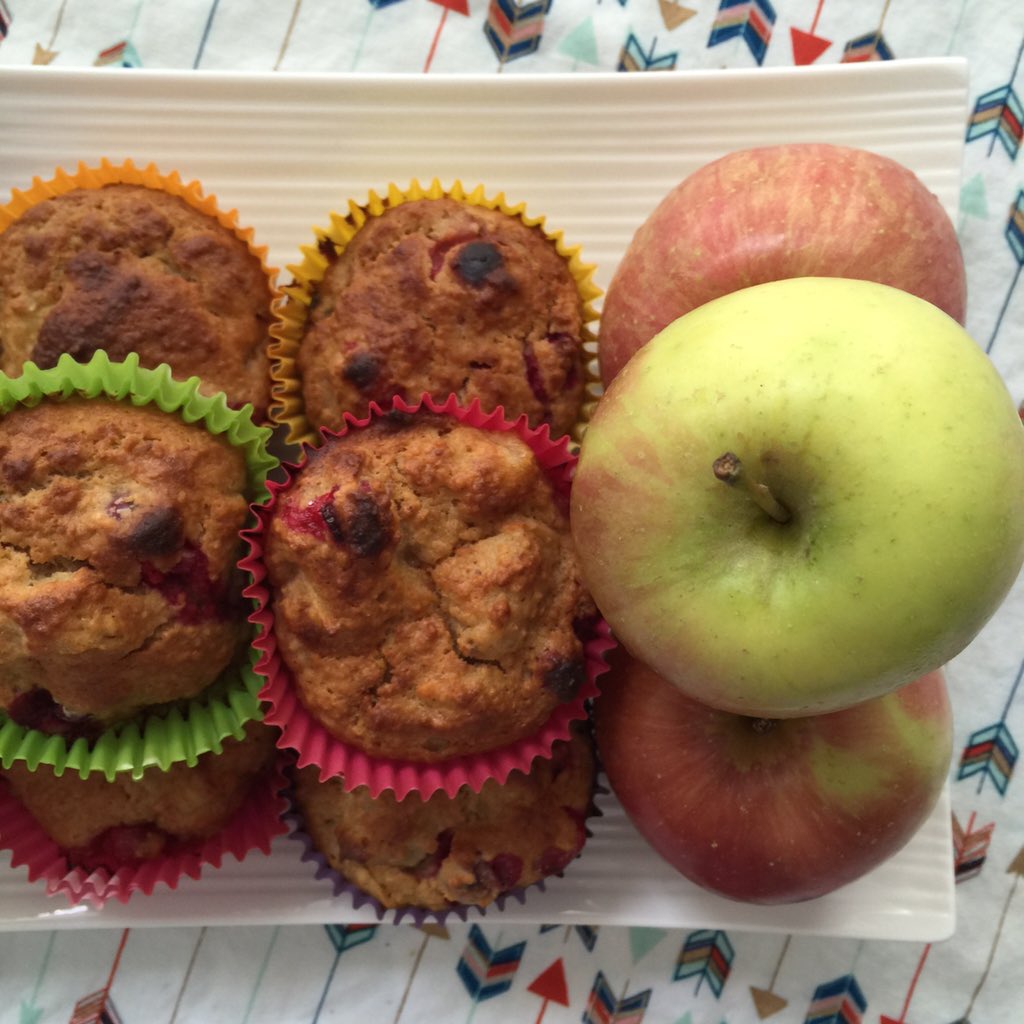 batchoflove's tweet image. Yesterday, I posted a recipe for Apple, Cranberry and Date Bran Muffins: batchoflove.com/2015/11/09/app…