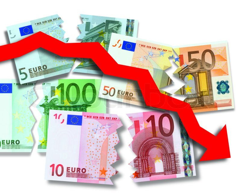 #Euro falls to 7-month lows against the #dollar. Time to trade this currency pair? bit.ly/1JRb21L #forex
