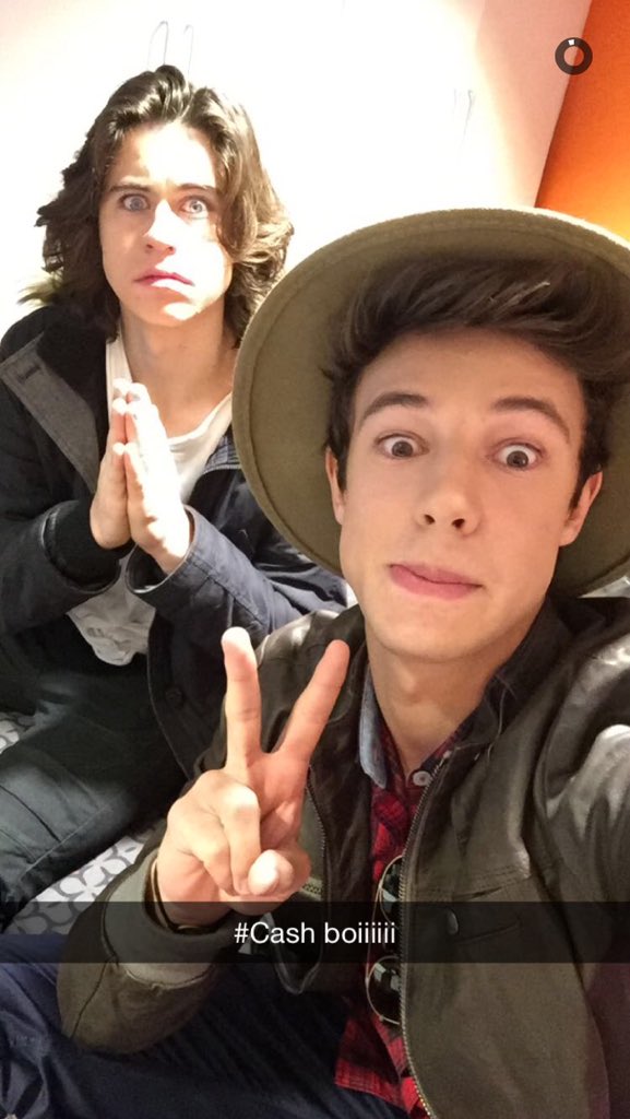 deusgriergo's tweet photo. Cash foi apenas por causa do filme? Foi tudo combinado? Cash nunca existiu? Sexta no magcult repórter! #askmagcult https://t.co/lkfIdDHXT9