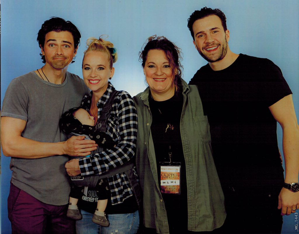auroradream1's tweet photo. Not sure how you can not love these guys!!! #Dencon #DenverCon2015 #DenverCon #Supernatural #SPNFamiIly https://t.co/tqmvBAeTrf