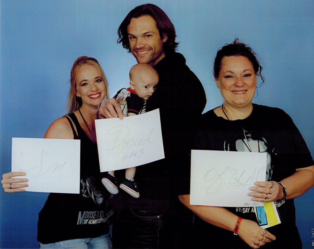 auroradream1's tweet photo. Not sure how you can not love these guys!!! #Dencon #DenverCon2015 #DenverCon #Supernatural #SPNFamiIly https://t.co/GGwXNc14vg