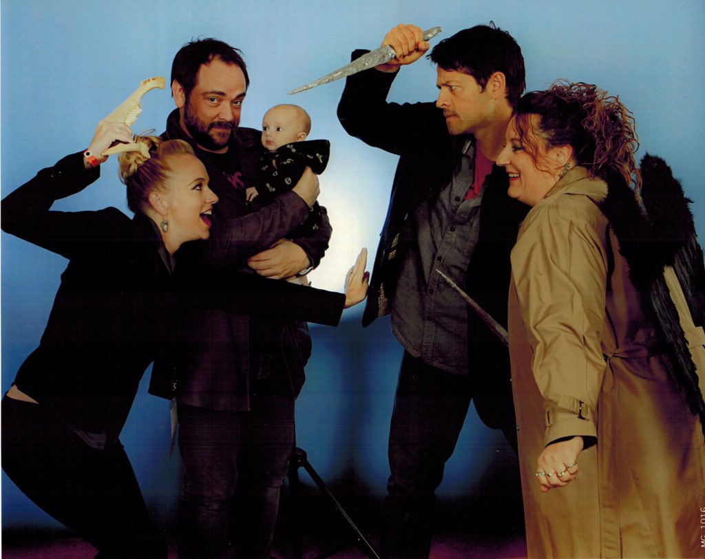 auroradream1's tweet photo. Not sure how you can not love these guys!!! #Dencon #DenverCon2015 #DenverCon #Supernatural #SPNFamiIly https://t.co/GGwXNc14vg
