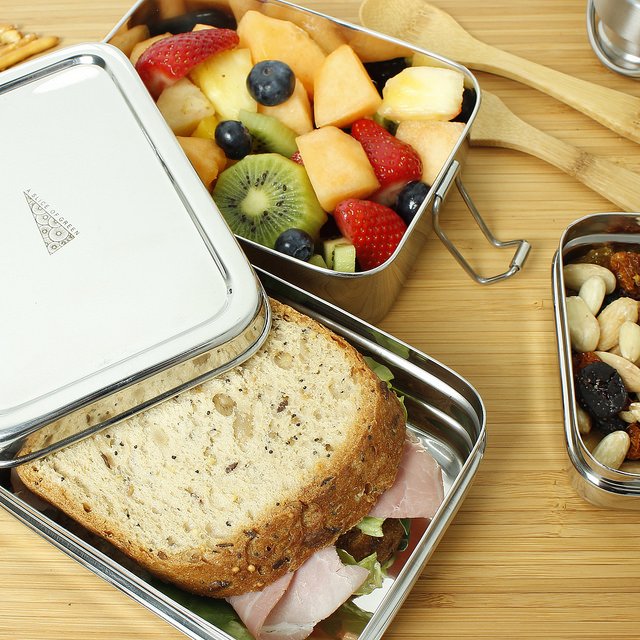 Our two-tiered lunchbox means you can take a sarnie and dessert to work! #litterlesslunch #usereusables