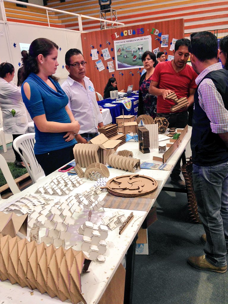ConectadosLoja's tweet photo. #FabLab @utpl expone sus proyectos en evento "Loja Zona de Emprendimiento e Innovación" #LojaInnova via @prendho
https://t.co/BoiTaC8S3z