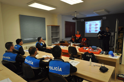 noticiascyl's tweet photo. #SAL Policía @AytoSantaMarta recibe curso primeros auxilios impartido por Protección Civil
https://t.co/Q6jCjC8gyC https://t.co/G1JMyMPzK2