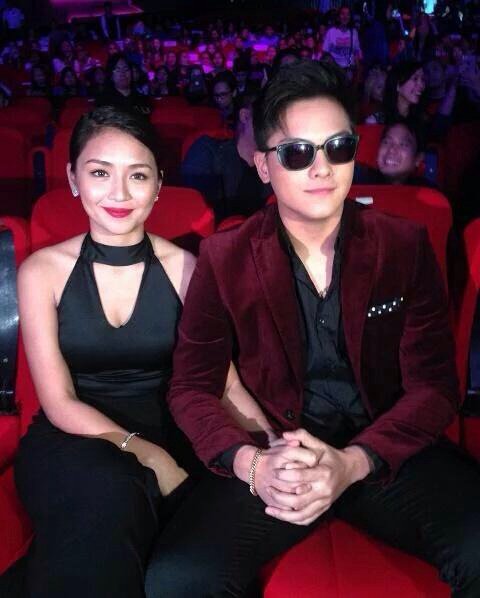 unfilteredcolor's tweet photo. Just cause di ko masyado natitigan to knina coz of too much excitement, nanamnamin ko muna ngayon.💙 #PSYSabog https://t.co/BIbKTloojA