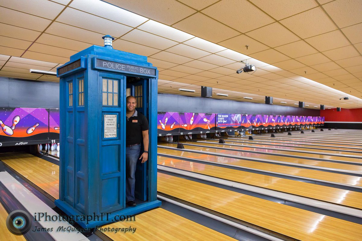 Thanks to everyone who came out and joined us for this unique photo opportunity. Next time: The pins will be Daleks!