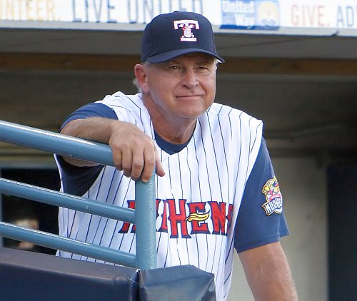 Happy birthday to legend and IL Hall of Famer Larry Parrish!  