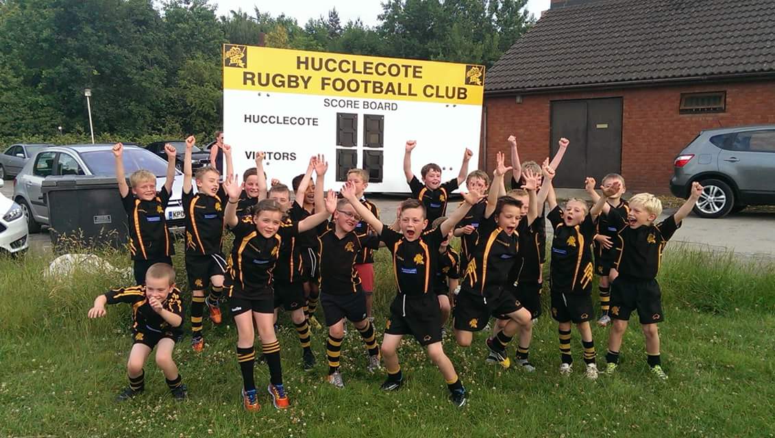 gloucesterrugby's tweet photo. GuardOfHonour | RT this tweet to vote for Hucclecote U8s for Guard of Honour! 
 
More at https://t.co/GVZ0yzjuyJ https://t.co/fH6ixA1FGL