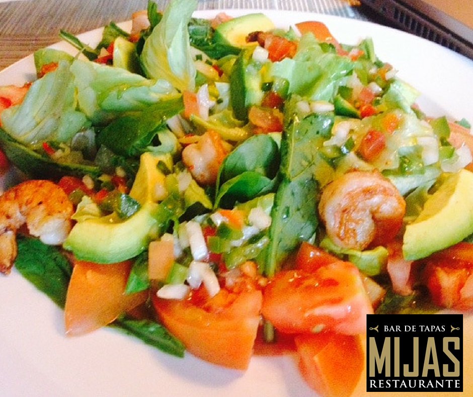 MijasRD's tweet photo. Mmm...Qué te parece si hoy disfrutas de una rica Ensalada de Camarones con vegetales mixtos, aguacate y Manchego. https://t.co/LAJkvyYiqG