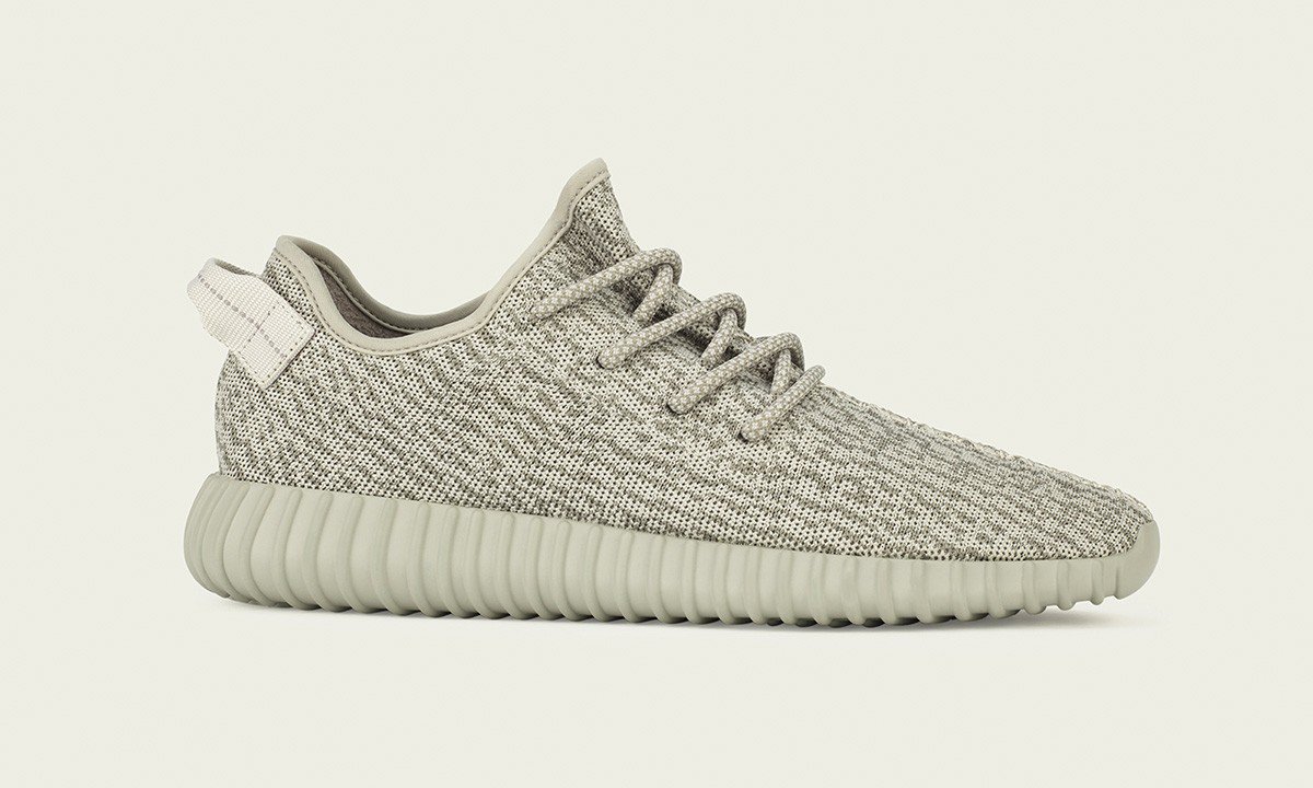 Creperoom's tweet photo. A first look at the Yeezy 350 'Moonrock'. Our blog post will be up soon for a more in depth look. https://t.co/kCss0beSK9