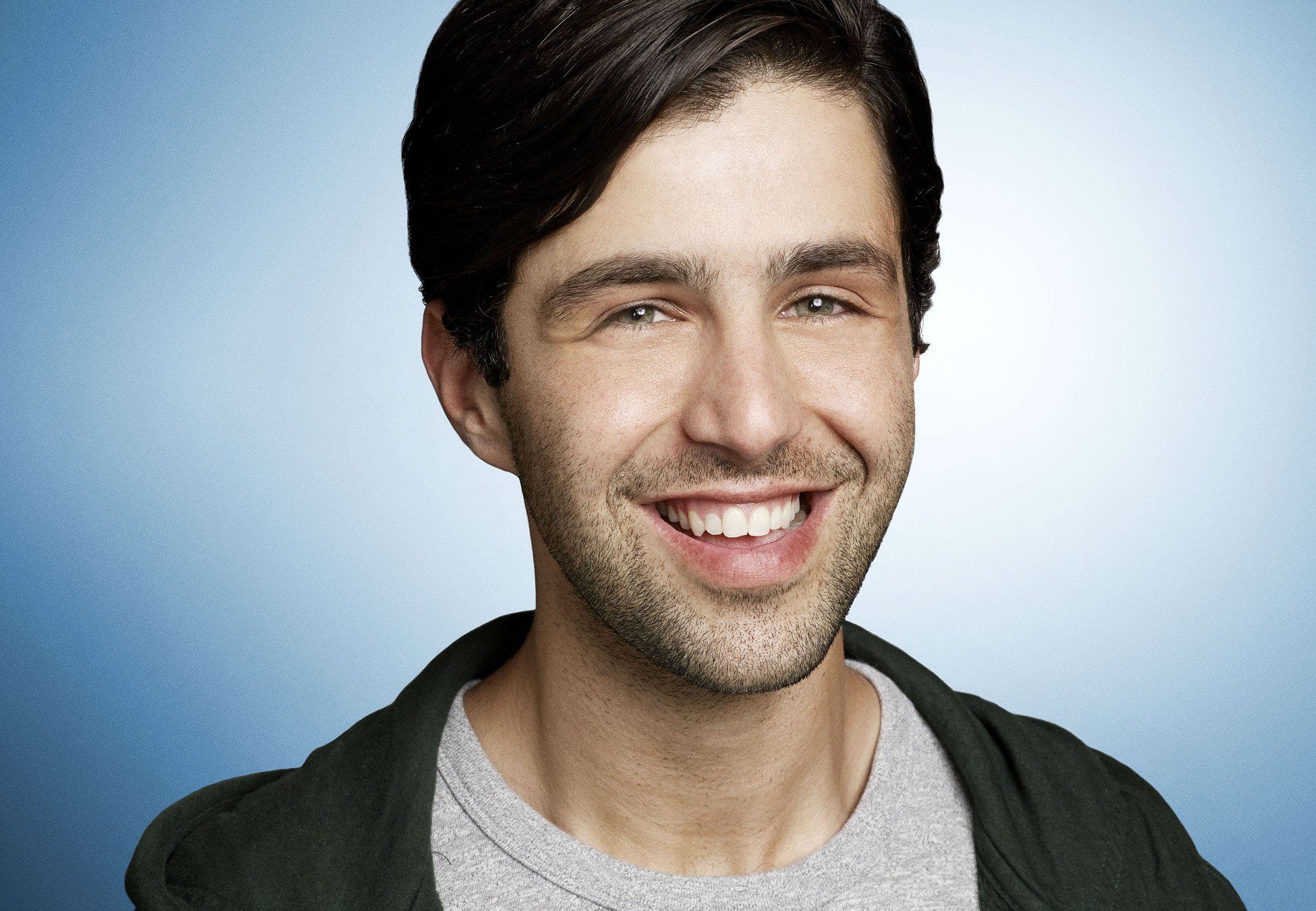 Happy 29th Birthday, Josh Peck who stars w/ in a show abt a multigen fam 