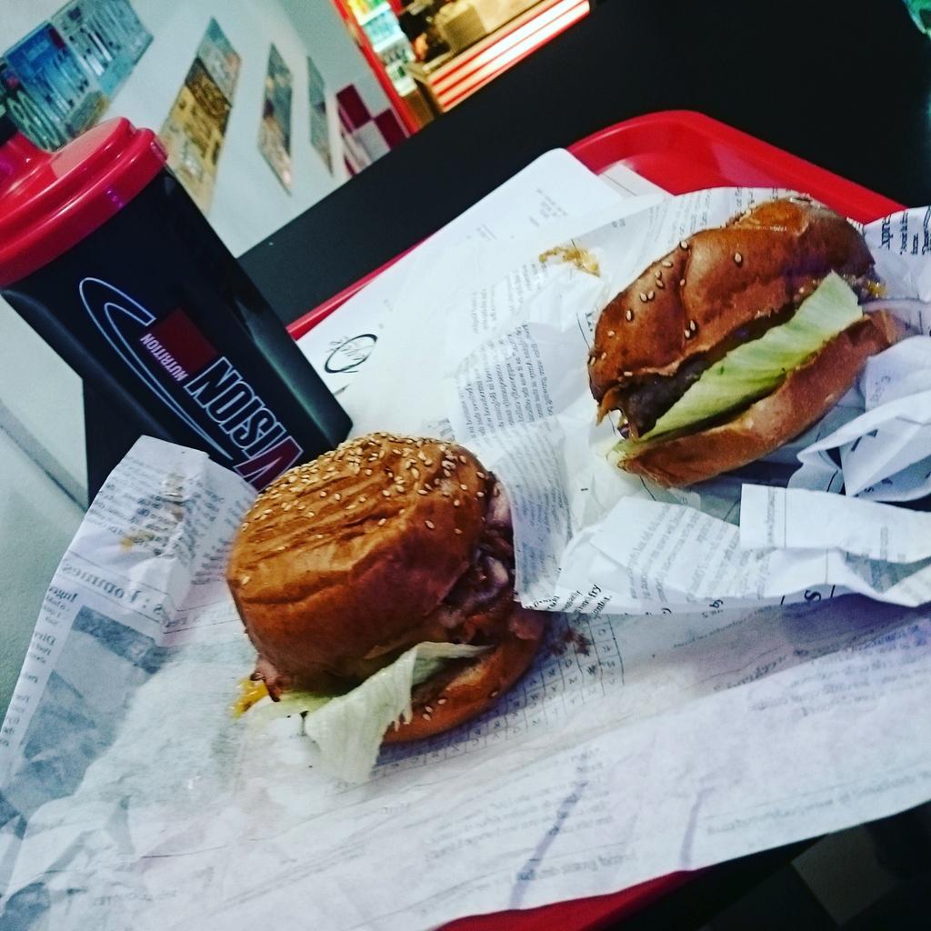 iluzz13's tweet image. Po fitku zdrqva strava 🍔