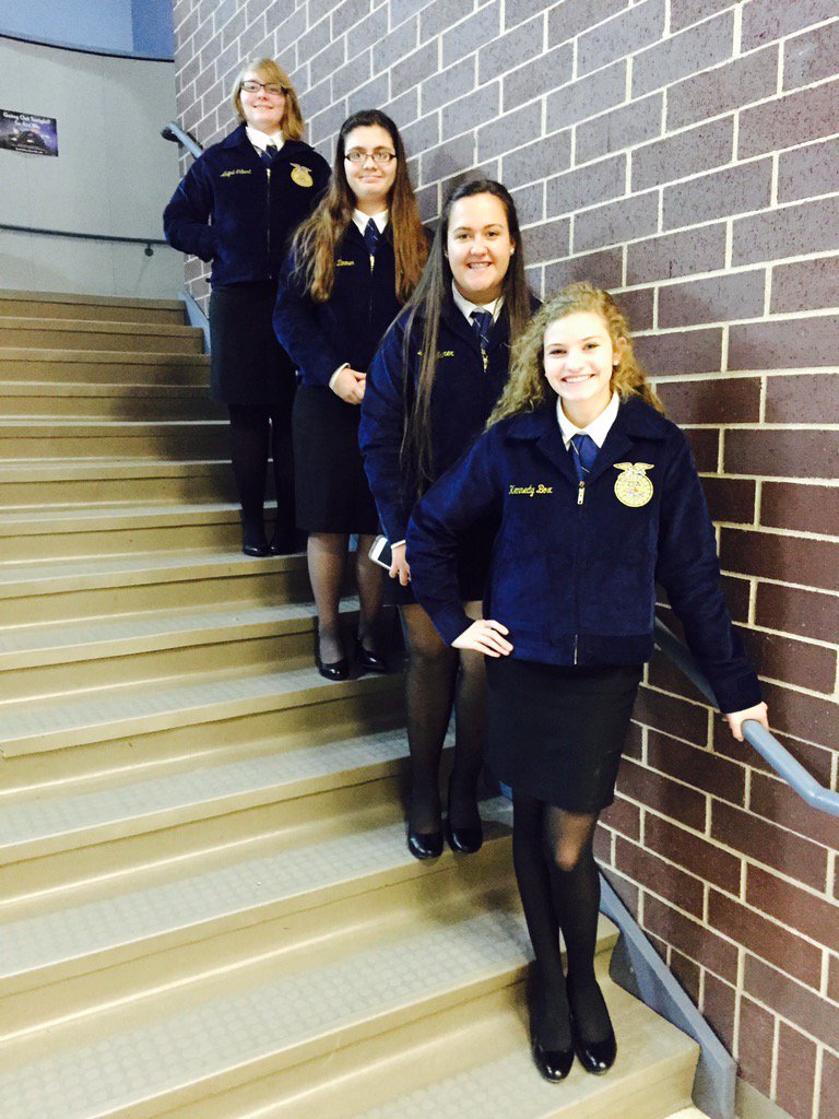 WeatherfordFFA's tweet photo. 2nd in district Greenhand FFA Quiz Team @Whs9Ag  @WHS_CTE  @MauneyAG https://t.co/4y9HIMBtJl