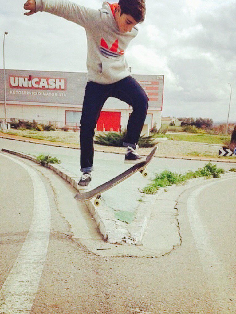 arifbaserer's tweet photo. 2013🤔🖕🏼😂 @entwistermini https://t.co/Oqv90EaABM
