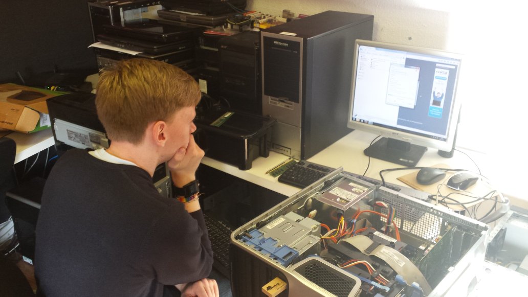 SilenceBreakers's tweet photo. Volunteers Reuben & Andrey hard at work making tech fit for purpose here at #SBmHub! #reuse #Linux #SheffieldIsSuper https://t.co/94Q5uIktyI
