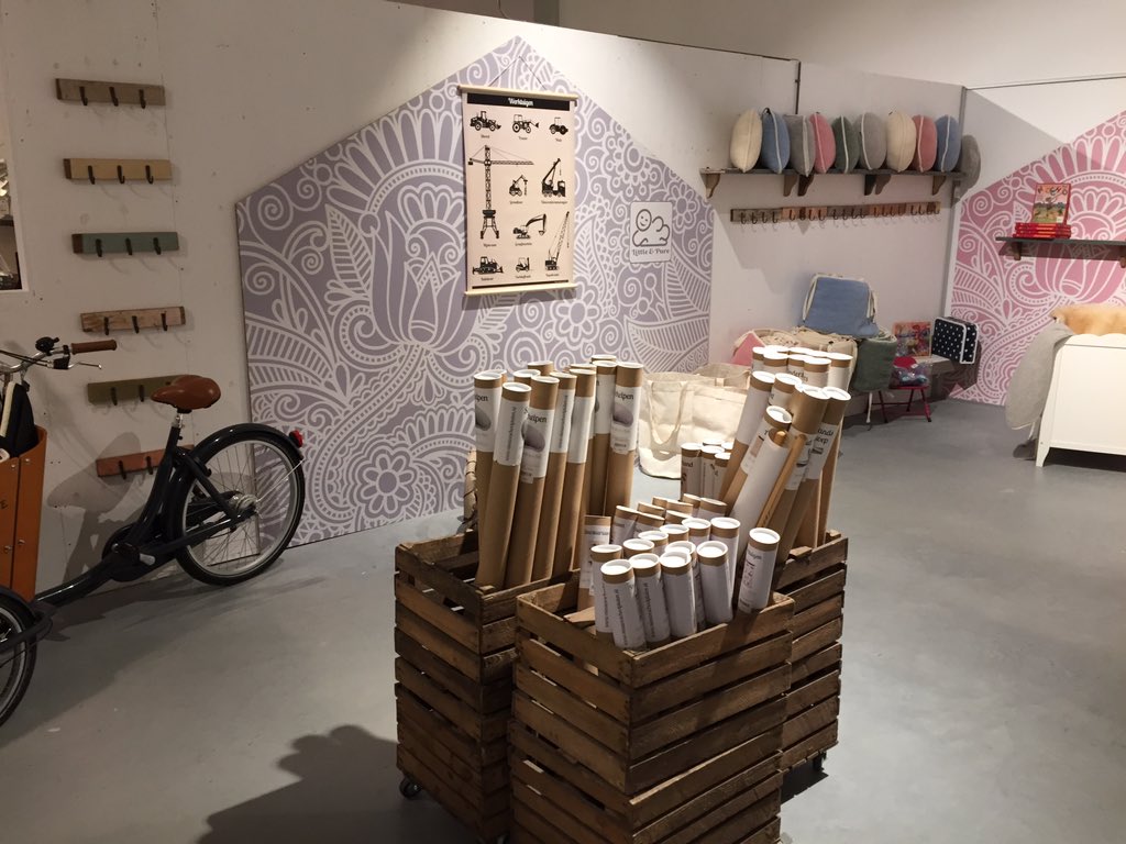 Bij #Loods5 klant #Little&amp;Pure blij gemaakt met mooie #reboard achterwanden in de vorm van huisjes.