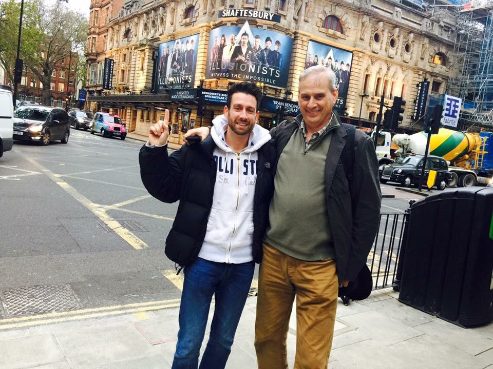jamieravenmagic's tweet photo. 2 of my dreams come true in 1 photo, with the legend @williamsonmagic in front of r show poster for @Illusionists7 https://t.co/nO1dGoWbGr