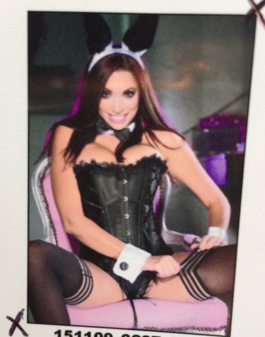 Can't wait for my new shots to come back here's a preview😘 https://t.co/iIYhRiS4mS<a href="/tag/dinner"class="tags"><span>#dinner</span></a><a href="/tag/marbs"class="tags"><span>#marbs</span></a>