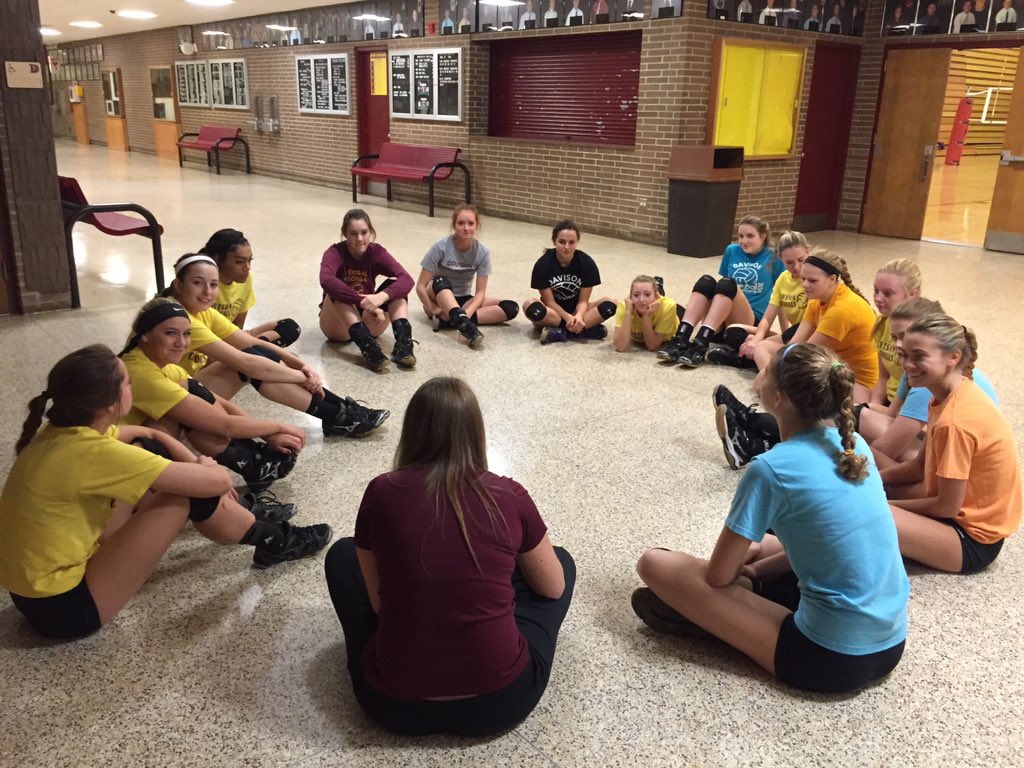 DavisonVolley's tweet photo. Pre-game pep talk! #beatflushing  #playhard #playtogether #letsdothis #🏐 #volleyballfamily https://t.co/1D0cqy0sby