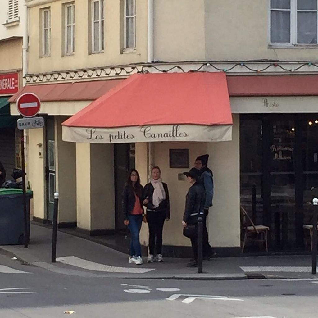 justacitycorner's tweet photo. a new #anothercitycorner by lacazote https://t.co/X1MiyxFY41 #Paris_Automne2015
Les petites canailles.
#igworldcl… https://t.co/hze7fwWZp3