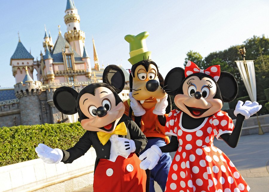safe1cu's tweet photo. Safe 1 is giving away 2 tickets to #TheHappiestPlaceOnEarth! 
Enter to WIN here: https://t.co/bOcND3ji70 https://t.co/4h5CPxqsFO