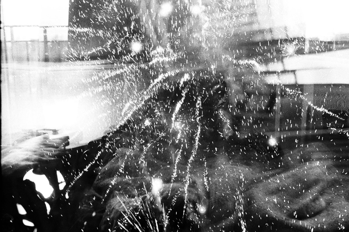 andyspencer360's tweet photo. Ever wondered what a 24 shot exposure (HP5, +3 stops) of loads of fireworks and family stuff looks like? #loaderror https://t.co/MNuhUT7vOb