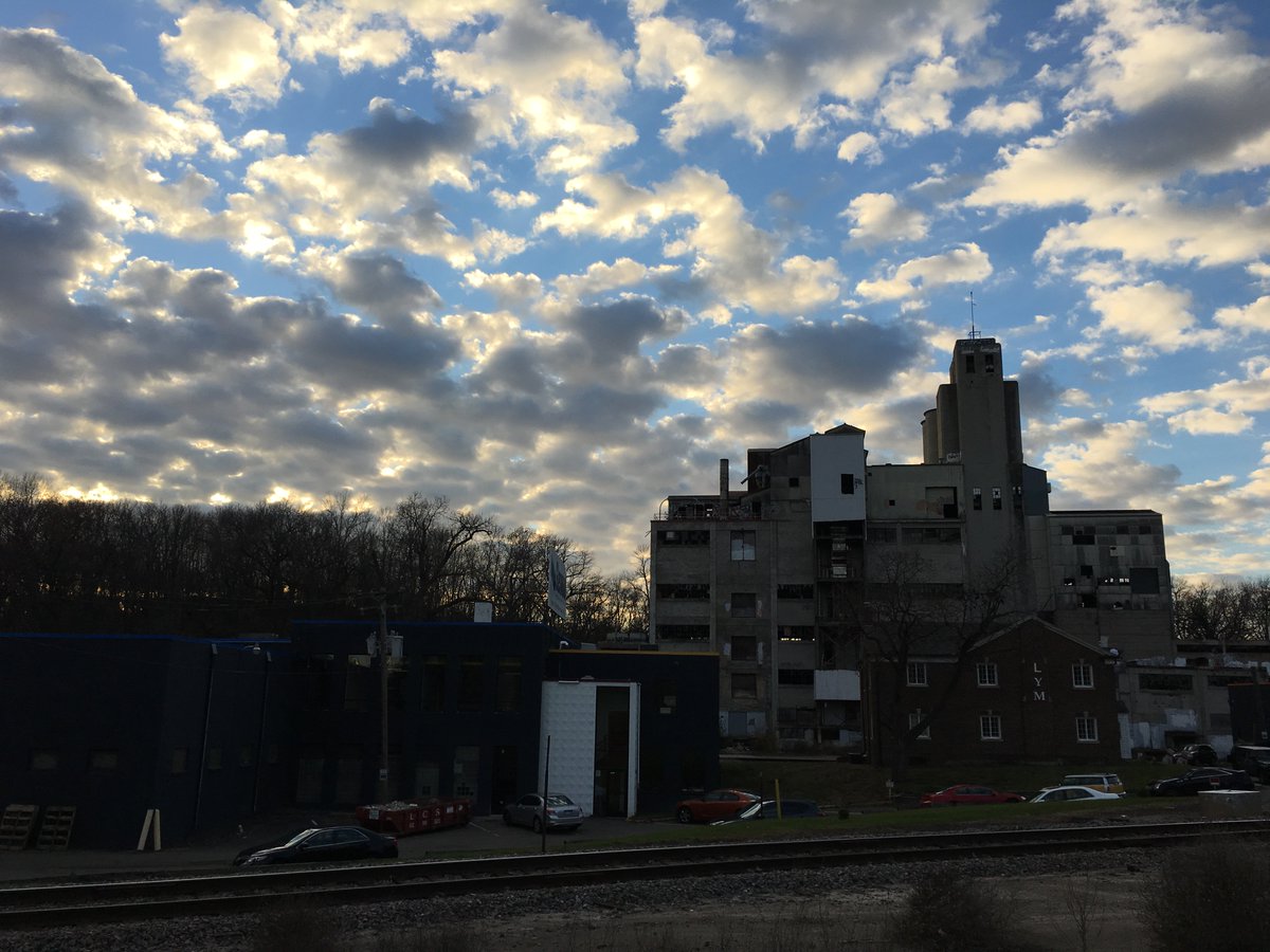 glenwoodmpls's tweet image. Beautiful skies today. #clouds #mnfall