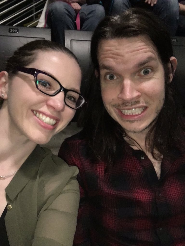 brooksybradshaw's tweet photo. Wee #KevIAm selfie before @kevinbridges86 #bantz https://t.co/BcpR5KDO3C
