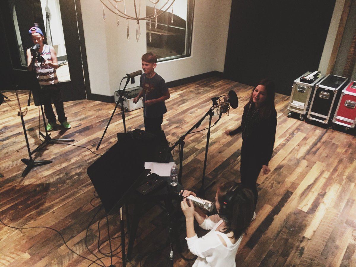 bethelmusic's tweet photo. Having fun in the studio with @bethelmusickids-- getting ready for @ChristmasLandLA! #bethelmusickids #comealive https://t.co/aKvBM8I8EZ