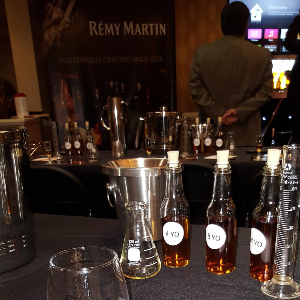 MsToya1913's tweet photo. .@KenwoodLiquors the #Falltasting event in Oaklawn was phenomenal! We enjoyed the #TasteofRemy @Chicago_History π https://t.co/8281bKJmgz