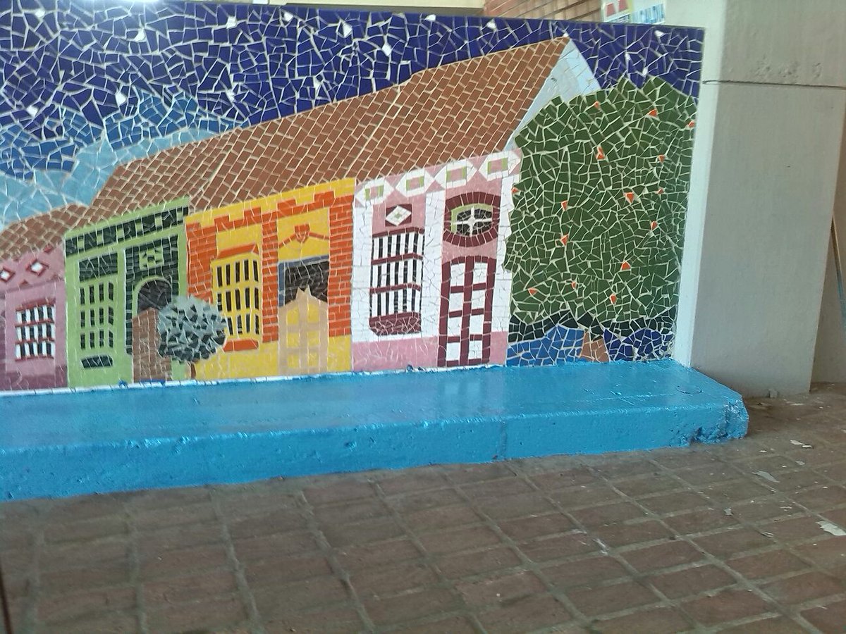 monumentalmcbo's tweet photo. Ultimando detalles para engalanar la @monumentalmcbo en el marco de la edición 50 de la @FeriaChinita https://t.co/20TKAopWLL
