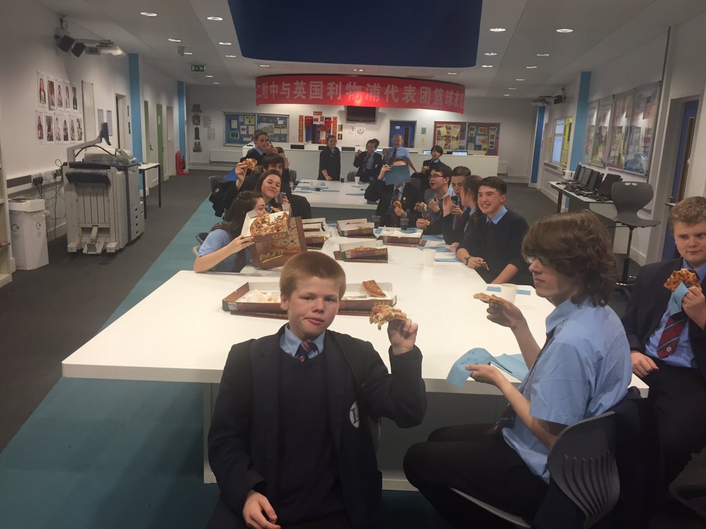 LHS_MFL's tweet photo. Language Perfect Pizza Party 2015! #LPNC2015 https://t.co/Lno3nxT3jN