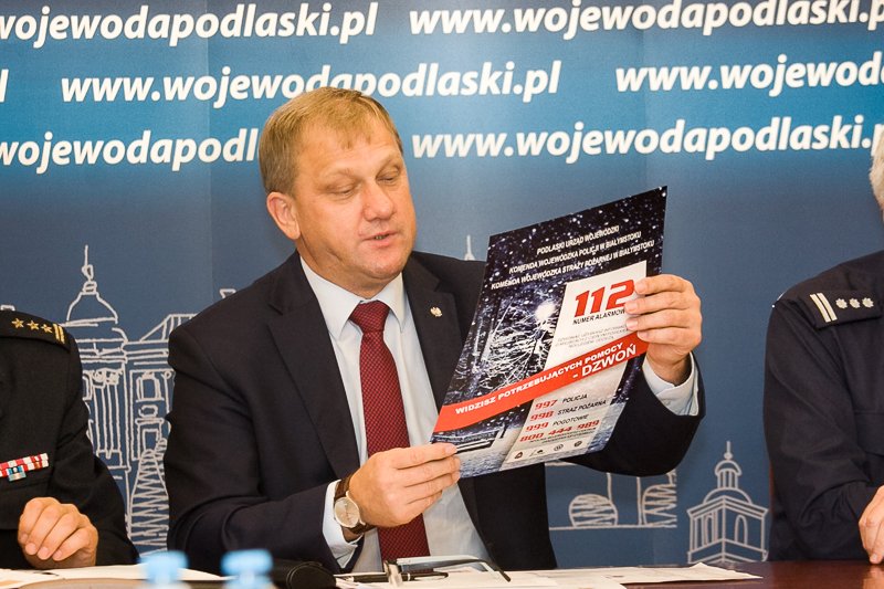 WZylinski's tweet photo. Pomóżmy #zima osobom bezdomnym, samotnym, starszym, niezaradnym życiowo. Wystarczy zadzwonić pod numer 112 #pomoc https://t.co/HJn3eeDUnx