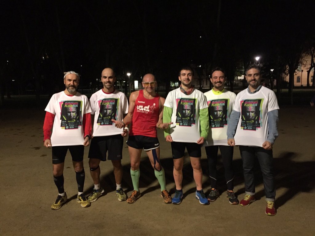 axe75's tweet photo. Con ell@s todo es más fácil y hoy encima con sorpresa #entreponts
@crunbox @cursapopular @FCBarcelona
Gracias! https://t.co/4waPCHNdUc